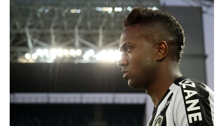Kelvin deve permanecer no Fogão. Foto: Vitor Silva/Botafogo.