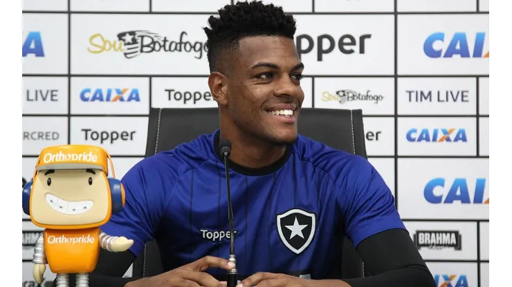 Saulo vai permanecer no Fogão - Foto: Vitor Silva/Botafogo.
