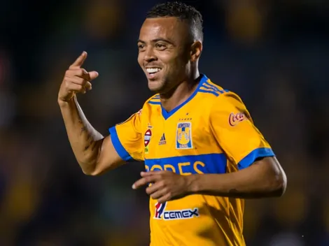 Auxiliar no Tigres, ex-zagueiro Juninho cava Rafael Carioca no Botafogo