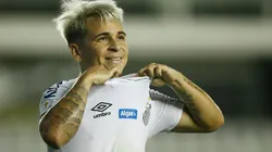 Soteldo, do Santos, voltou a chamar atenção nas redes sociais pela sua estatura