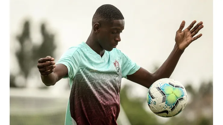 Luiz Henrique puxa a fila e Flu terá reforços de peso contra o São Paulo