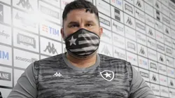 Barroca desabafa após vitória do Botafogo e dá mérito ao elenco
