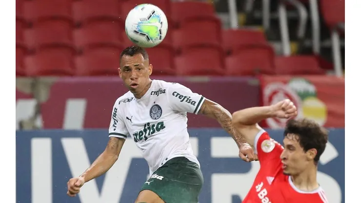 Breno Lopes buscou algumas jogadas de ataque - Foto: Cesar Greco/SEP.
