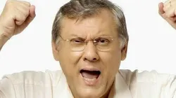 Milton Neves tomou invertida do Timão. Crédito: Divulgação / Facebook oficial Milton Neves