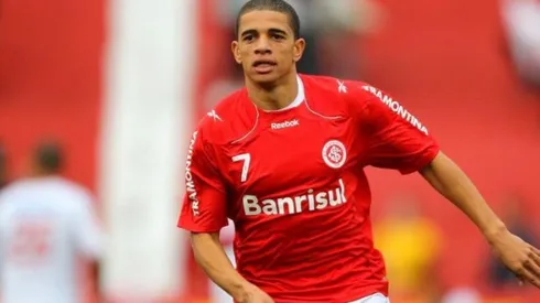Taison se empolga com contato do Inter e salário do ídolo vira entrave