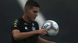 Romildo pode ser novidade de Barroca. Vitor Silva/Botafogo