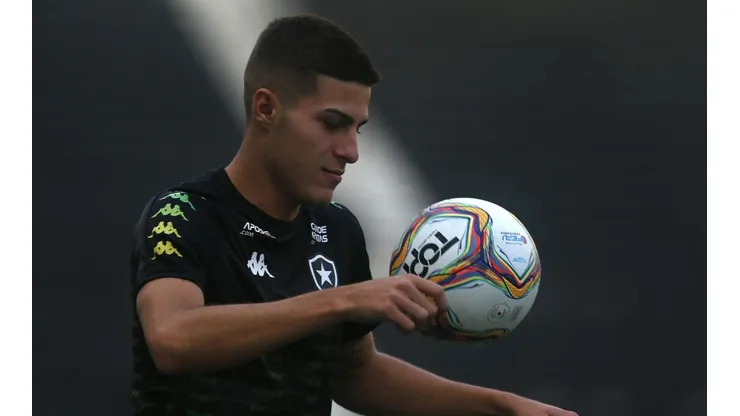 Romildo pode ser novidade de Barroca. Vitor Silva/Botafogo