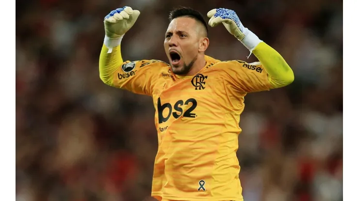 Flamengo e Diego Alves dão trégua e goleiro acerta renovação até 2021