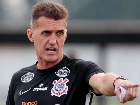 Vagner Mancini não aprova meio-campista, que pode deixar o Corinthians