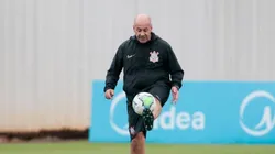 Estilo explosivo de Flávio Oliveira conquista jogadores do Corinthians