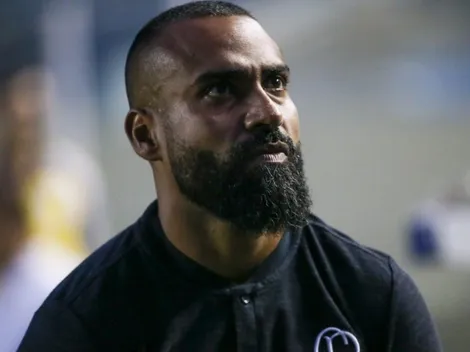 Coelho arruma briga na base: "Com meu jogador, quem fala sou eu"