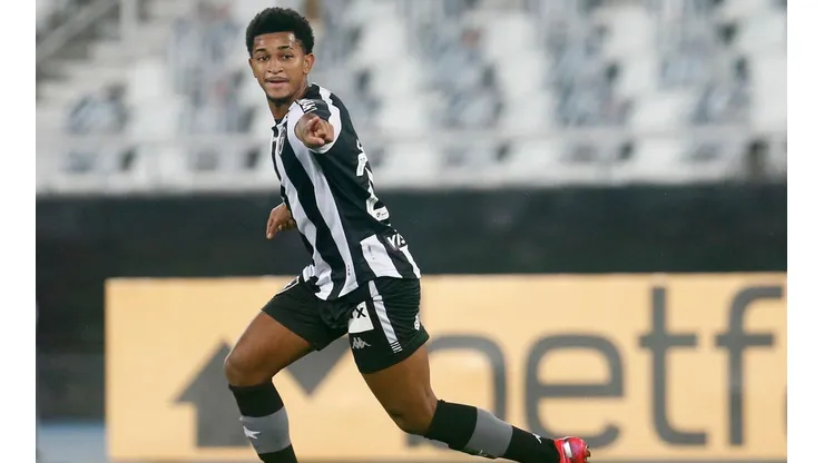 Warley vem recebendo uma atenção especial. Vítor Silva/Botafogo