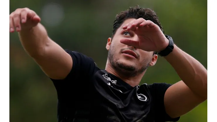 Saída de Michel Macedo abre brecha para Corinthians trazer Marcinho