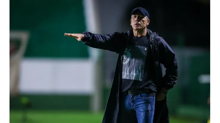 Renato lamenta empate com o Goiás, mas vê Brasileirão ainda em aberto
