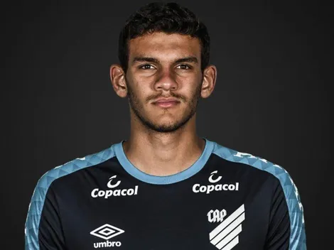 Gabriel Mesquita tem contrato com o Athletico na mesa