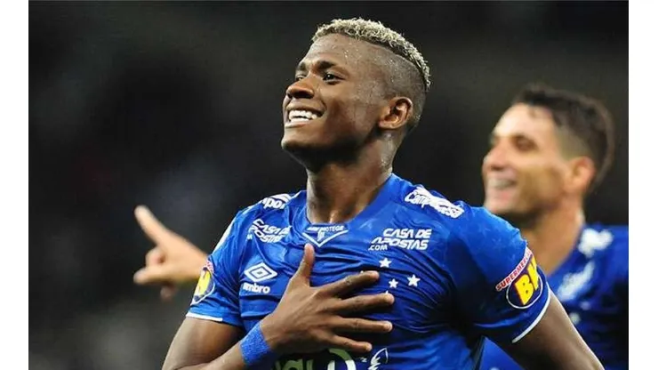 Diretoria do Grêmio se pronuncia sobre permanência de Orejuela e anima Cruzeiro