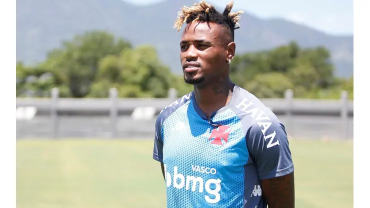 Gustavo Torres é uma das mudanças do Vasco para enfrentar o Fluminense