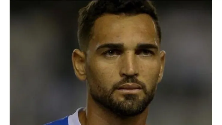 Gilberto discute com torcedor do Bahia. Getty Images