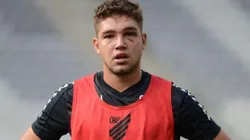 Athletico renova com Bissoli em meio a assédio da Europa