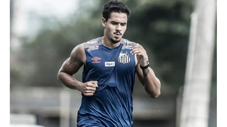 Roma e Benfica na disputa para tirar Veríssimo do Santos; zagueiro quer sair