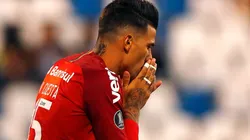 Durante Boca Juniors x Internacional, Victor Cuesta perdeu um gol que irritou os colorados