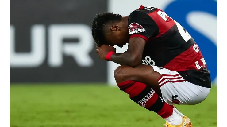 Bruno Henrique surpreende Nação com diagnóstico de joelho e Ceni encaminha linha de frente