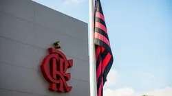 Torcedores colocaram faixas em frente ao Ninho - Foto: Alexandre Vidal/Flamengo.