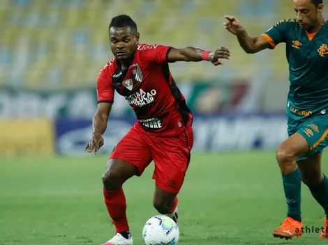 Athletico aguarda Nikão e corre risco de perder três titulares