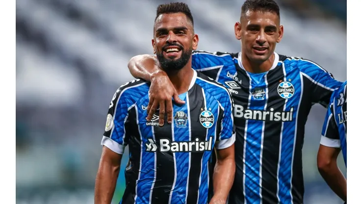 Maicon: marcou contra o Goiás (Foto: Lucas Uebel/Grêmio/Divulgação)