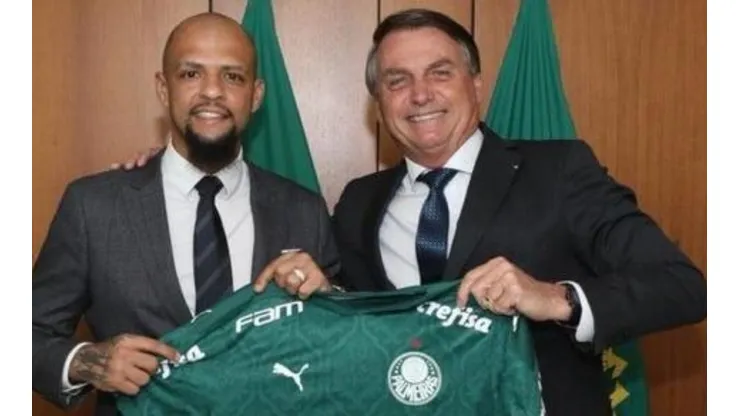 Encontro com Bolsonaro sem máscara faz Felipe Melo passar por exame de Covid