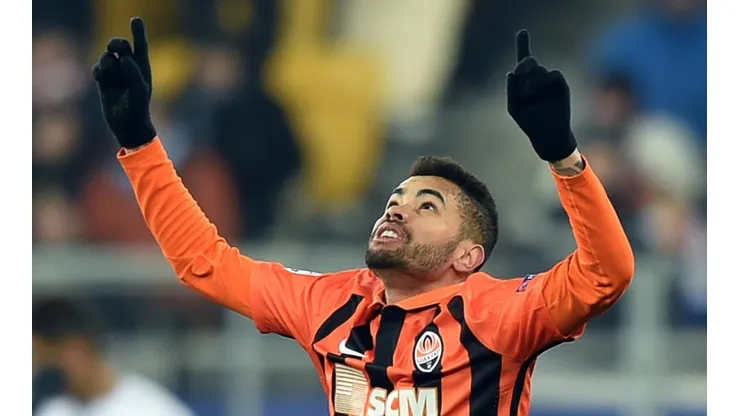 Dentinho releva que Corinthians pode ser o destino ao finalizar contrato com Shakhtar