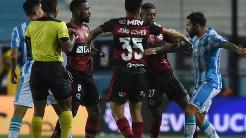 Flamengo x Racing se enfrentam neste momento, em jogo que define uma vaga nas quartas de final da Libertadores.