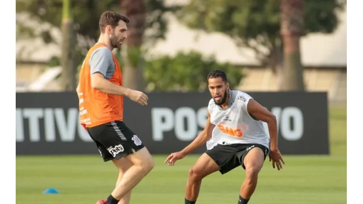 Sem espaço com Mancini, atacante deve deixar o Corinthians