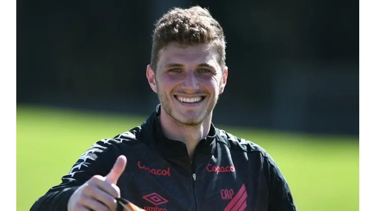 Bento vira única opção no gol. Divulgação/Athletico