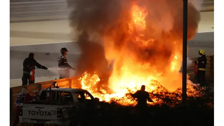 Romain Grosjean sofre acidente assustador com fogo no GP do Barein de Fórmula 1; piloto publica vídeo em hospital
