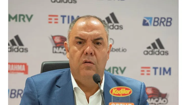 Braz durante coletiva no Mengo — Foto: Alexandre Vidal / Flamengo