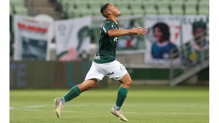 Saída de Ramires abre vaga para volante promissor da base do Palmeiras