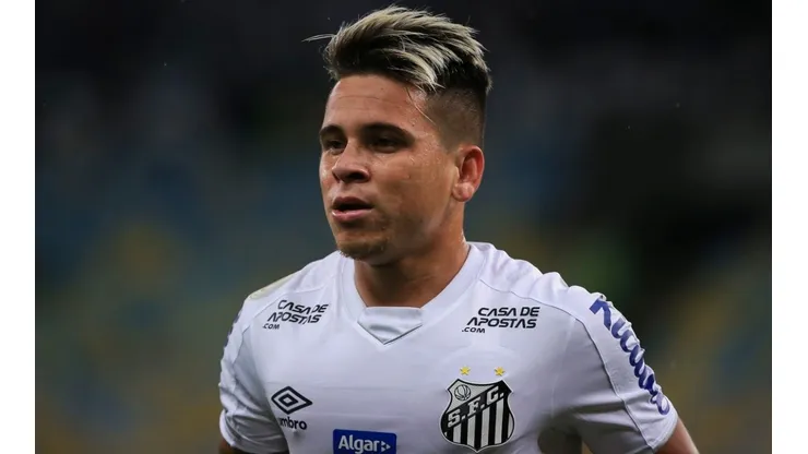 Soteldo, do Santos, prestará homenagem a Diego Maradona