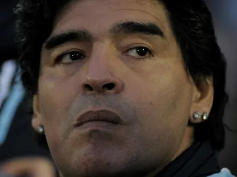 Funcionário é demitido após tirar foto com corpo de Maradona