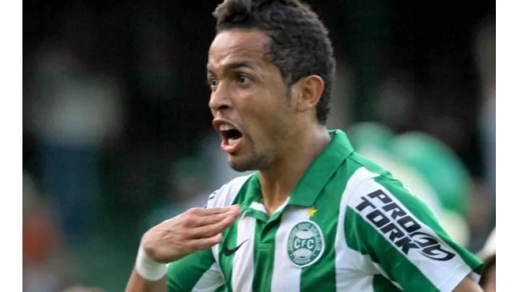 Rafinha reforça o Coritiba em partida contra o Corinthians; Coxa ainda segue desfalcado