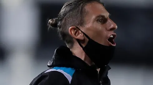 Treinador do Racing se irritou com as escolhas da arbitragem - Foto: Getty Images.