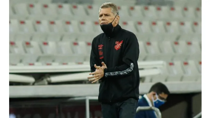 Paulo Autuori demonstra satisfação com atuação contra o River Plate
