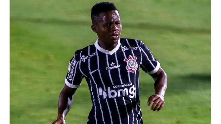 Cazares e Jô voltam e Mancini indica Corinthians contra o Coritiba