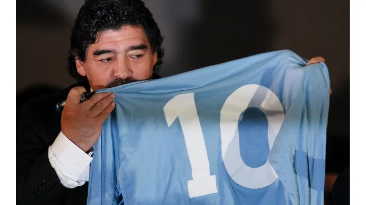 Veja todos os gols de Maradona pelo Napoli - (Getty Images)