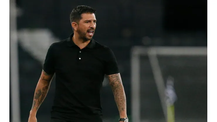 Díaz tenta tirar o Fogão da péssima situação — Foto: Vitor Silva/Botafogo