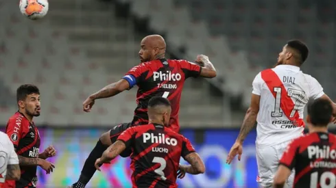 Autuori desabafa após jogo heróico do Athletico: