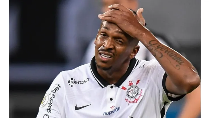 Corinthians se irrita com caso Nagoya e Jô pode ter que ressarcir R$ 18 milhões