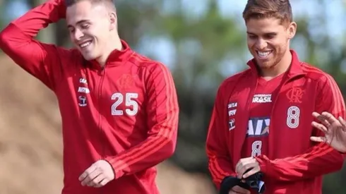 Urgência por reserva de Arão pode acelerar volta de meio-campista ao Flamengo