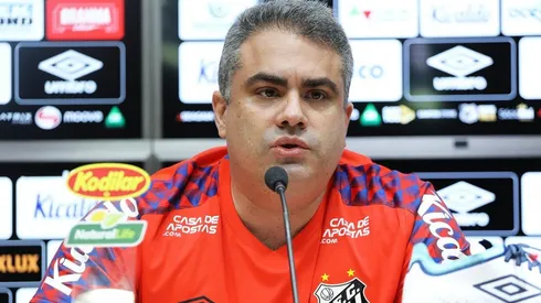 Rollo durante coletiva — Foto: Pedro Ernesto Guerra Azevedo/Santos FC