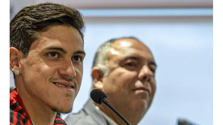 Pedro durante apresentação no Mengão — Foto: Marcelo Cortes / Flamengo
